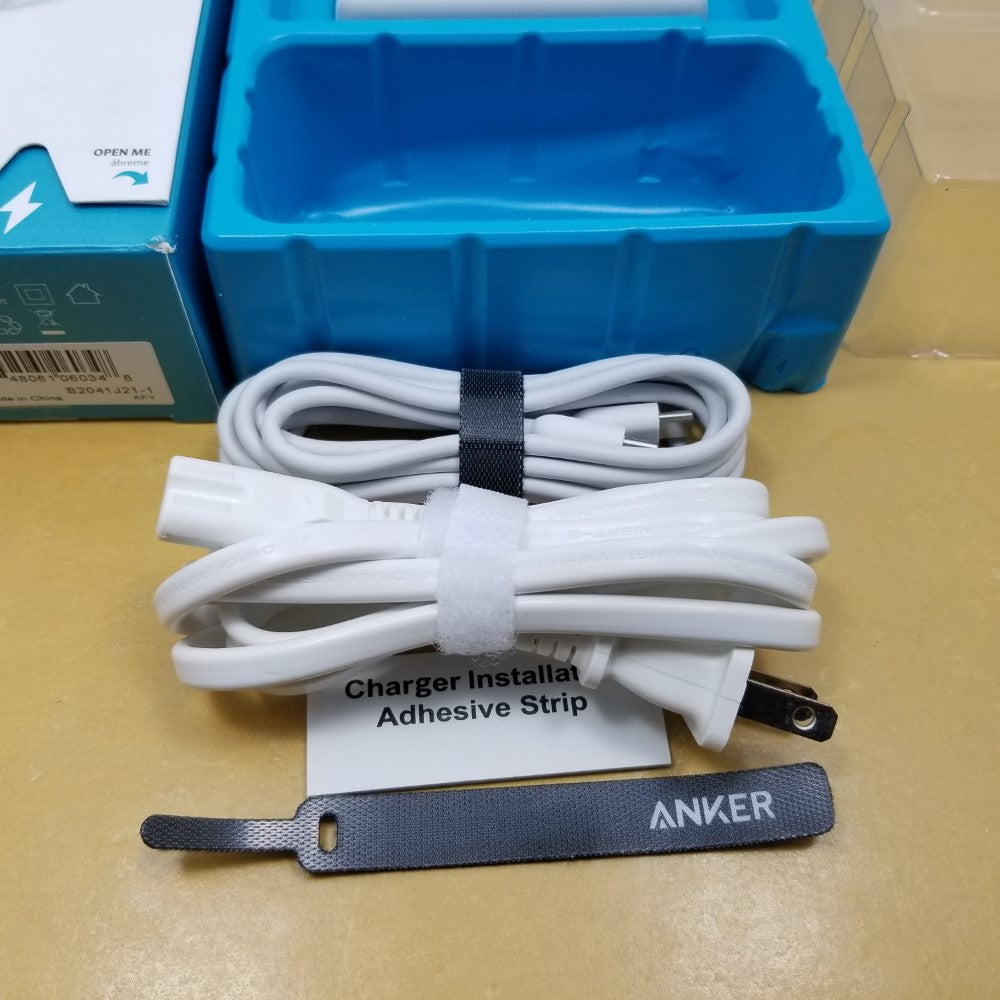 ANKER PowerPort Atom PD 100W USB-C PD and USB C to C Cable 6ft - White