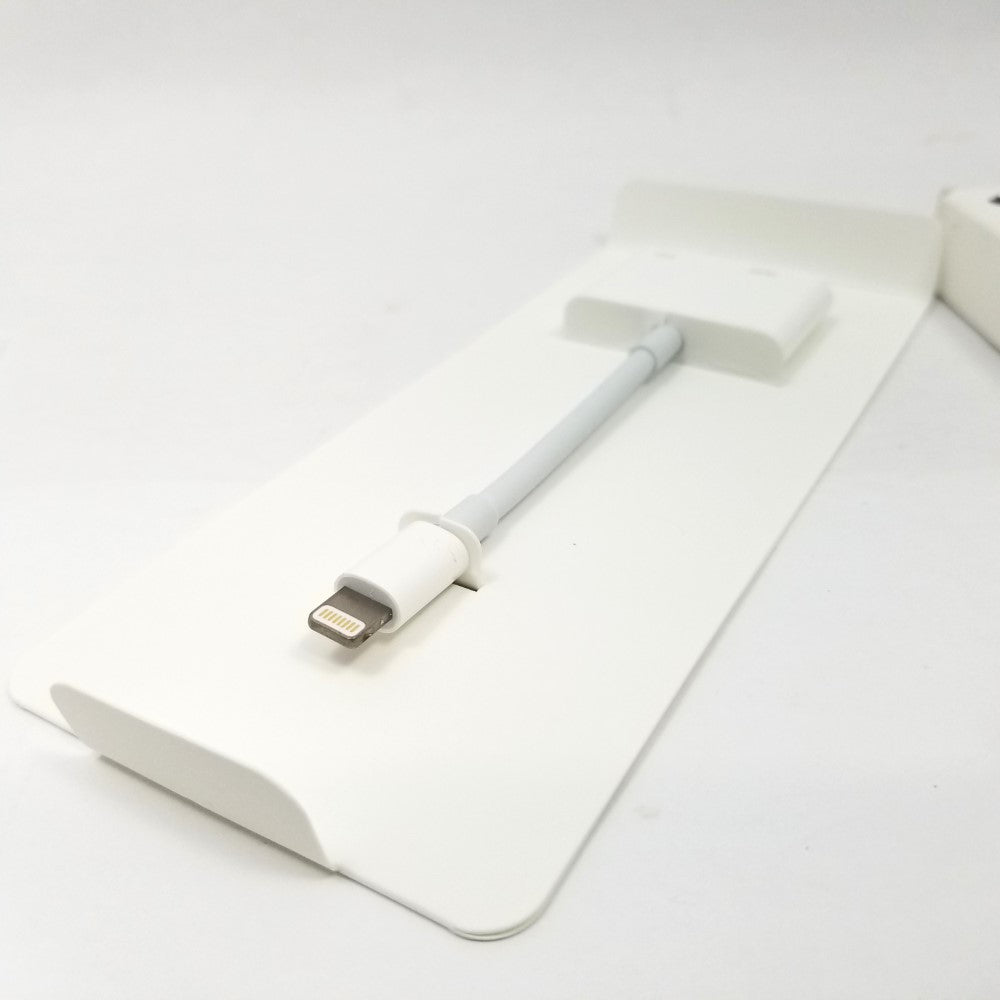 Genuine APPLE Lightning to Digital AV Adapter Cable MD826AM/A
