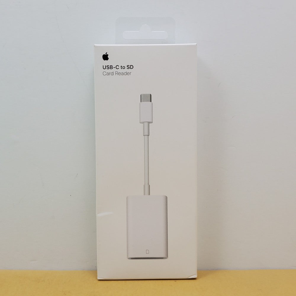 APPLE USB-C to SD Card Reader MUFG2AM/A - front packaging