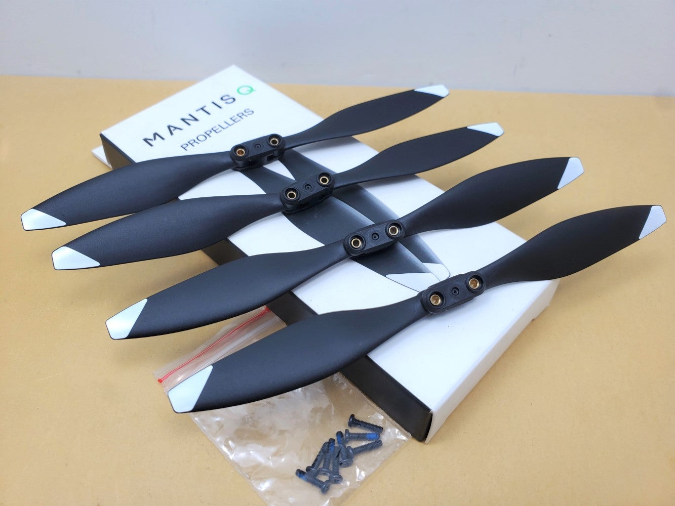YUNEEC - Propeller set for Mantis Q (4-Count) YUNMQ101 - Black