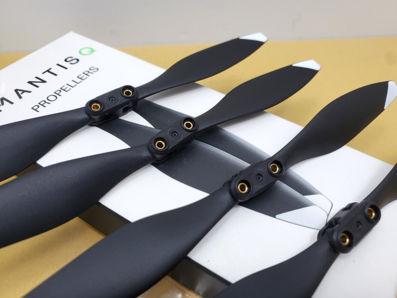 YUNEEC - Propeller set for Mantis Q (4-Count) YUNMQ101 - Black